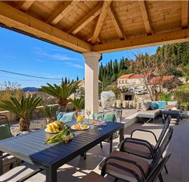 4 Bedroom Villa with Jacuzzi and Seaview in Orašac, Dubrovnik, Sleeps 9